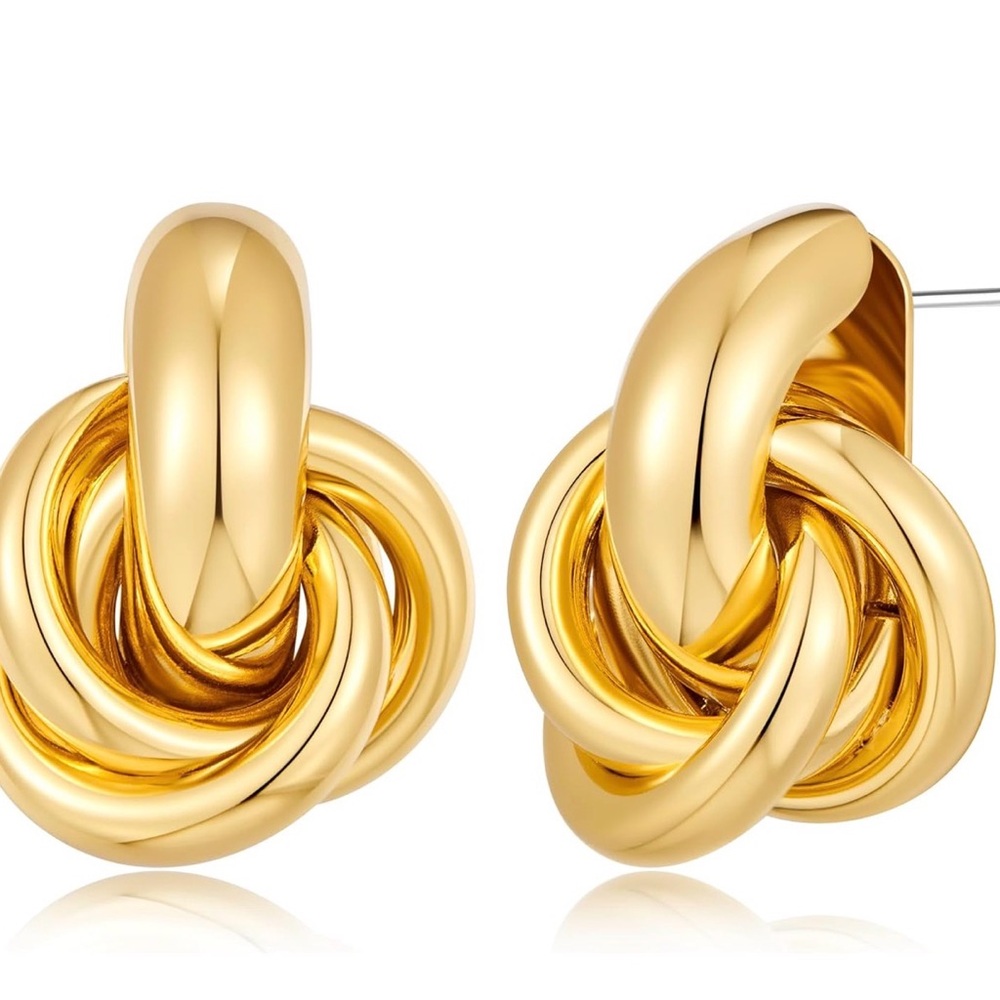 Elegant Gold Knot Earrings